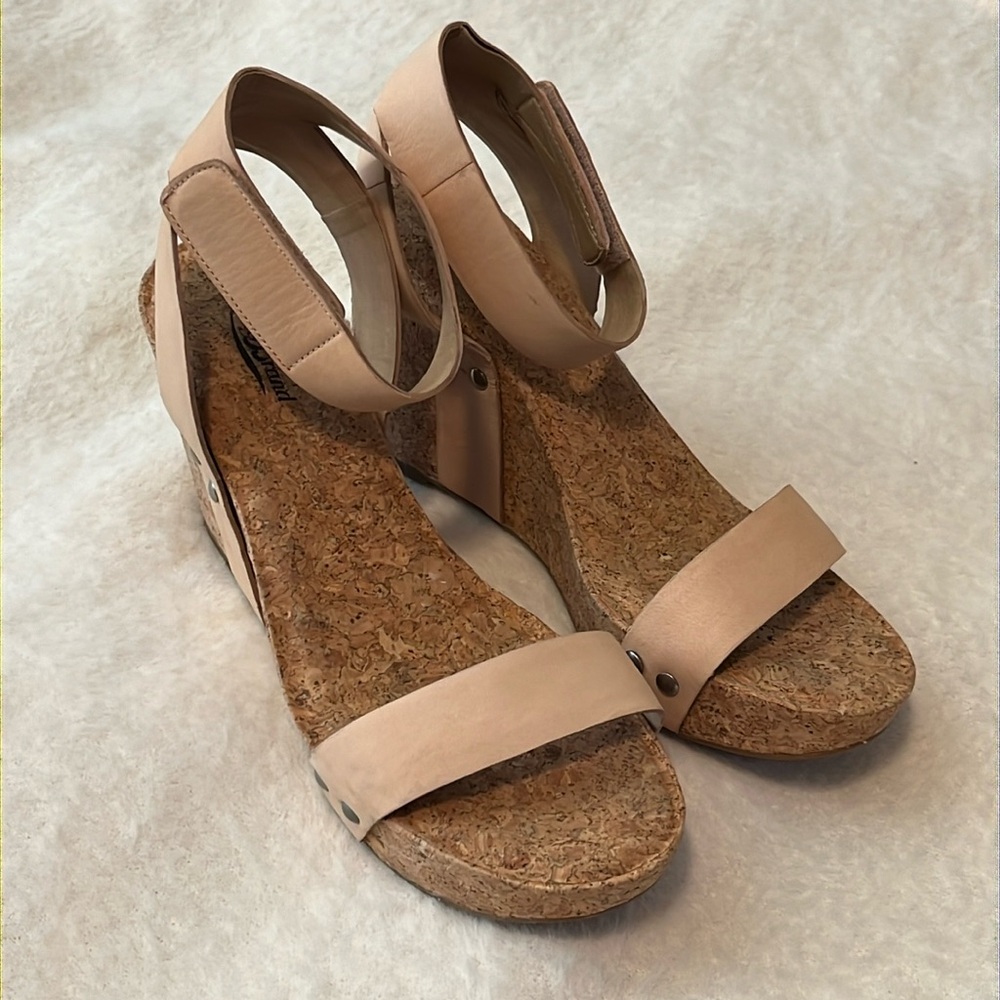 Lucky Brand Tan Wedges